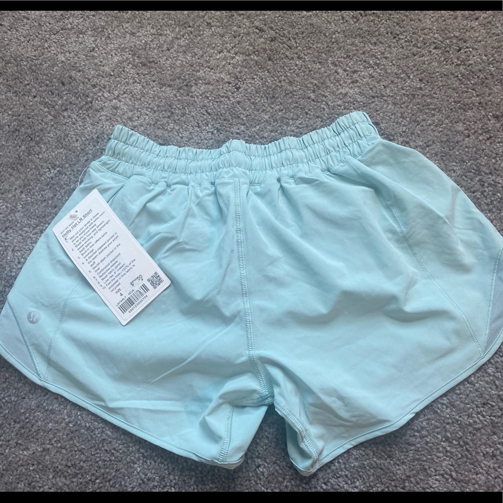 New- LuLuLemon Hot Hotty Short 4” Size 4